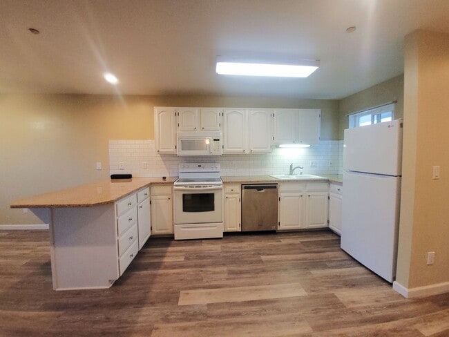 Building Photo - Bayview Townhouse Condo in Blaine with Garage - 4th St.