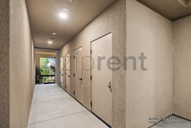 Building Photo - 49002 Cinnamon Fern Common