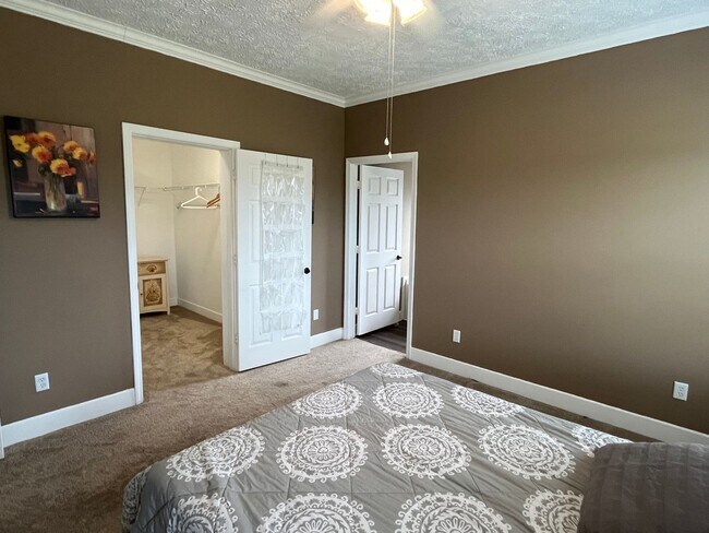 Building Photo - FURNISHED, Horse Farm Dream House