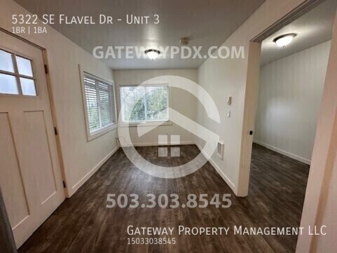 Building Photo - 5322 SE Flavel Dr