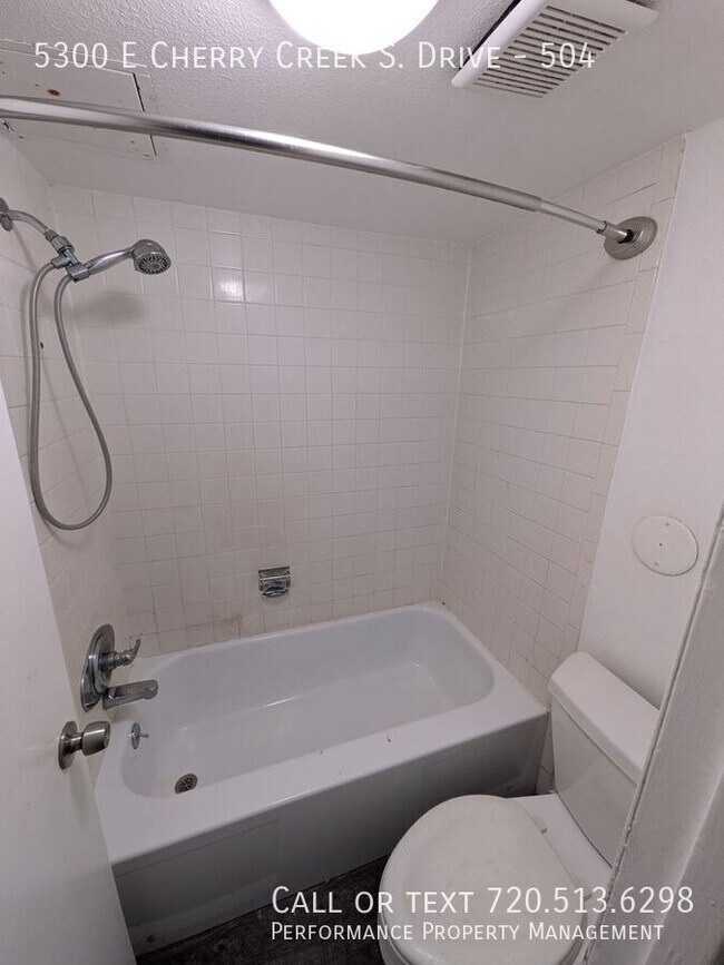 Building Photo - 5300 E Cherry Creek S Dr