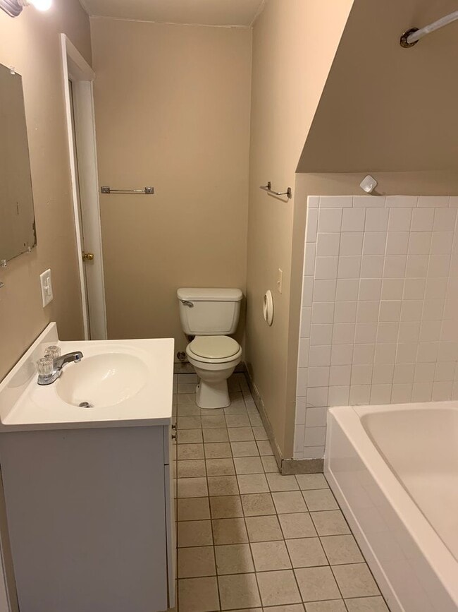 Building Photo - 1625 Latrobe St