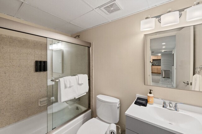 Building Photo - 1800 Lavaca St