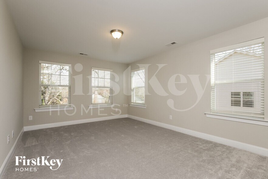 Building Photo - 101 Greenvalley Rd