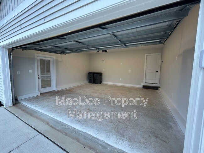 Building Photo - 2644 High Point Dr