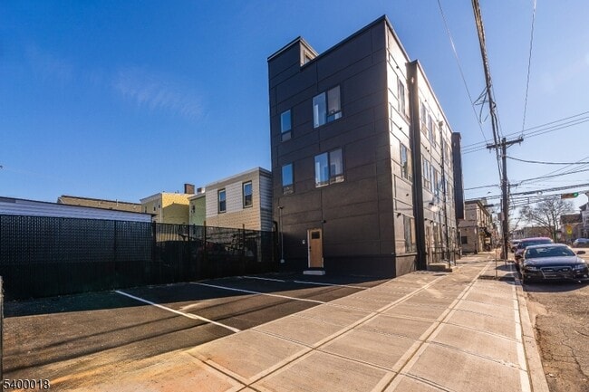 Building Photo - 108 Fleming Ave