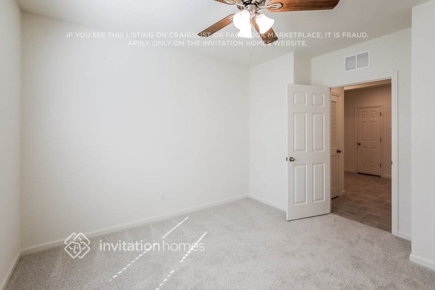 Building Photo - 9671 Seaspray Dr