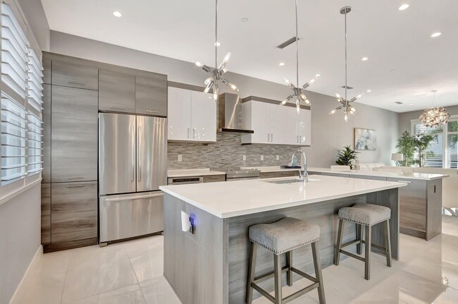 Building Photo - 4010 NW 18th Way