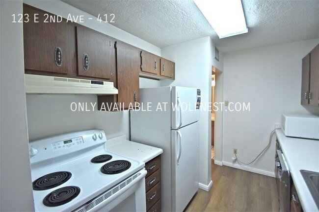 Building Photo - Stunning Downtown SLC Condo - Prime Locati...