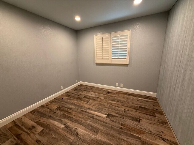 Building Photo - 4231 Edison Ave