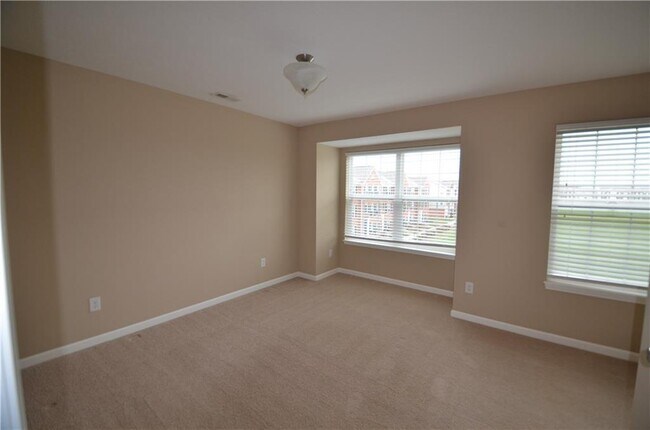 Building Photo - 13334 E Golden Gate Dr