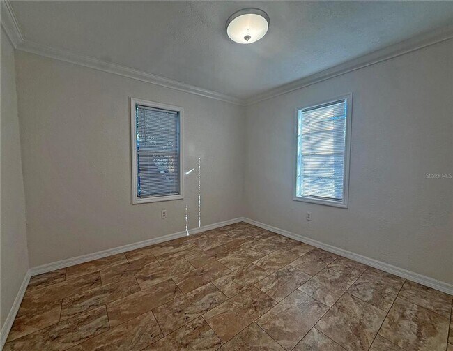 Building Photo - 3215 E Louisiana Ave