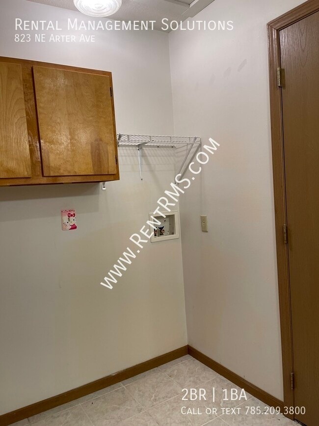 Building Photo - 823 NE Arter Ave