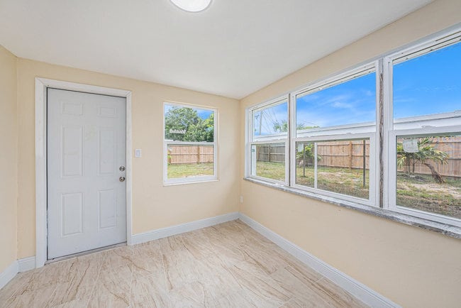 Building Photo - 4744 Guardian Ave