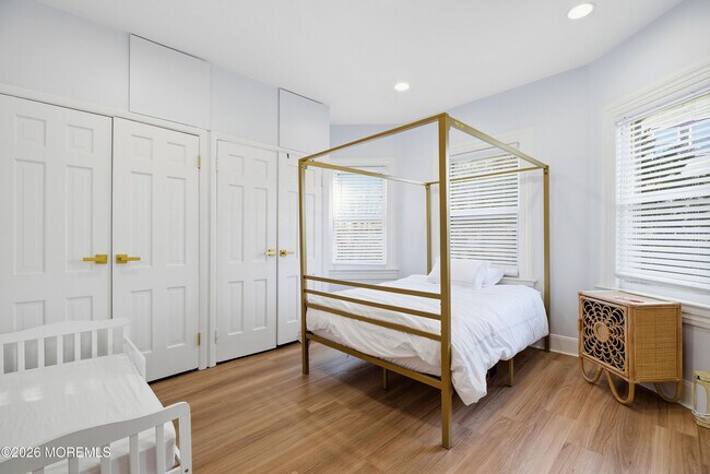 Building Photo - 343 Norwood Ave