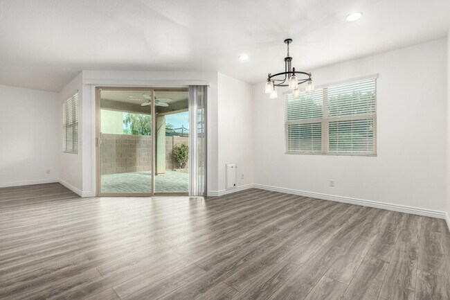 Building Photo - 1035 Carlsbad Dr