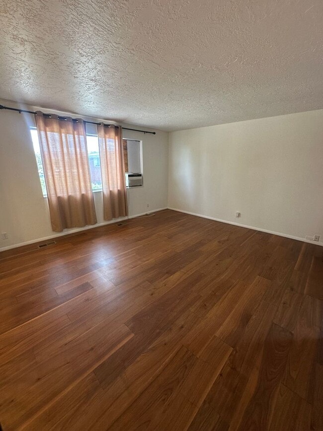 Building Photo - 265 E 5900 S