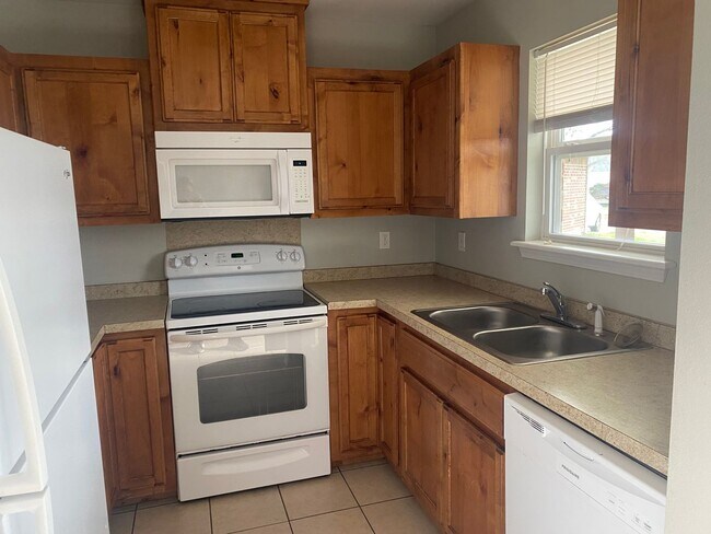 Building Photo - 111-113 Cherokee