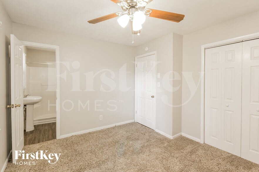 Building Photo - 5233 Maple Valley Rd SW