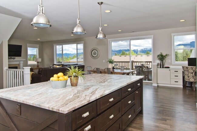 Building Photo - 4Bd/3Ba Snoqualmie House