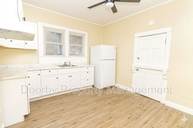 Building Photo - 2612 E 19th St