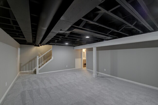 Building Photo - 4413 N Grand Ave