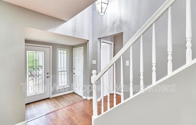 Building Photo - 1661 Rishon Hill Dr