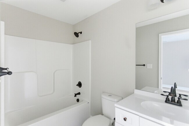 Building Photo - 920 Foch St