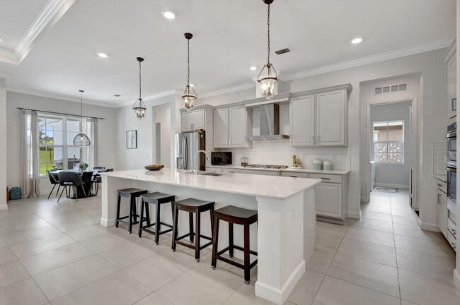 Building Photo - 870 Hookline Cir