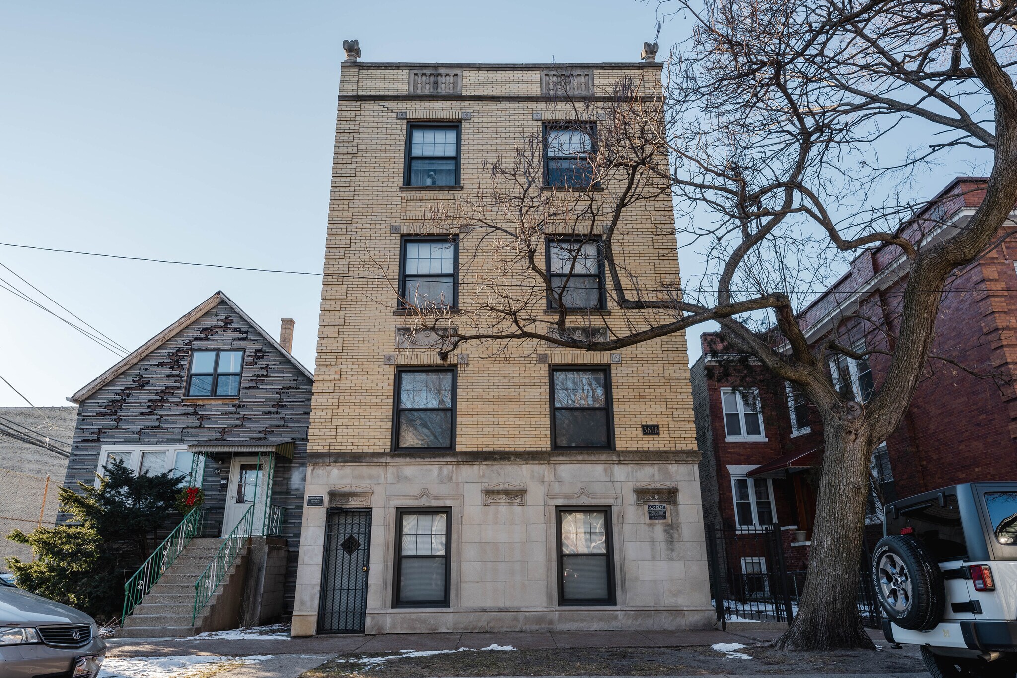 Building Photo - 3618 N Marshfield Ave