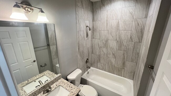 Building Photo - GORGEOUS Bedroom, 2 Bathroom Home in Palm Bay!!