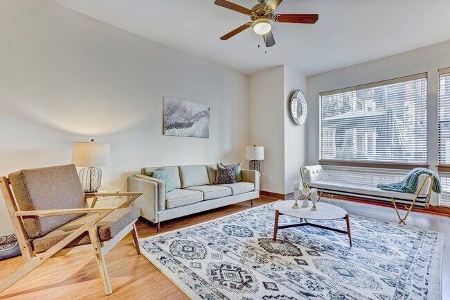 Building Photo - Loft-Style 1-Bed | Now Leasing in Houston!