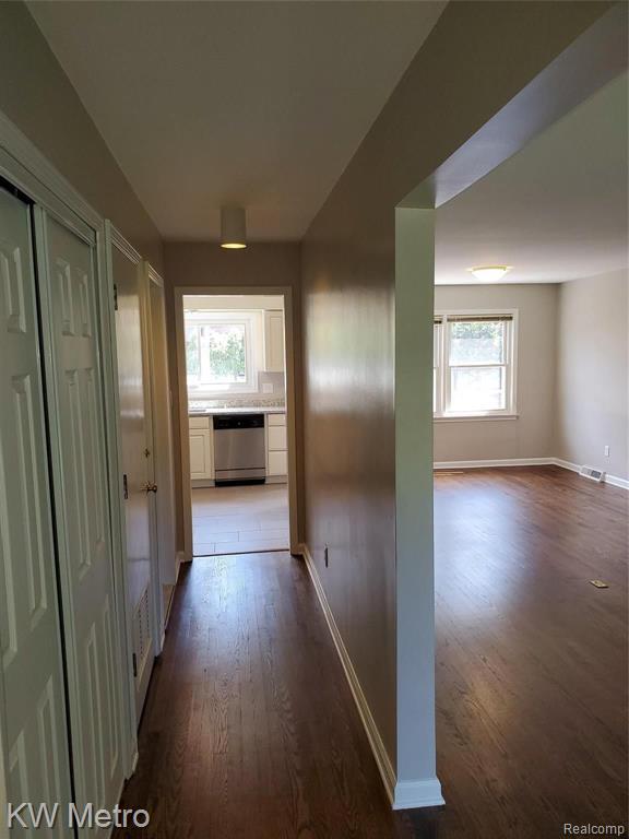 Building Photo - 553 N Old Woodward Ave