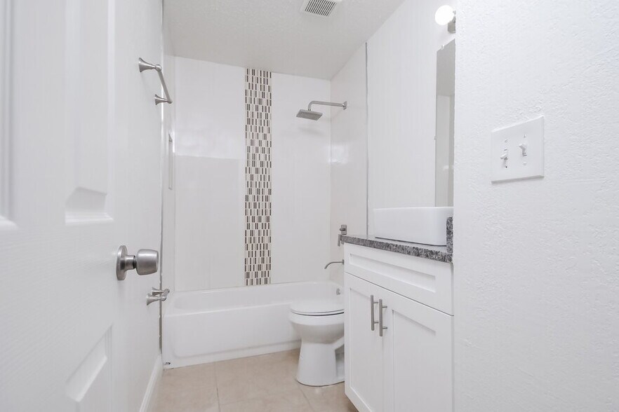 Building Photo - 11105 Cherrywood Ln