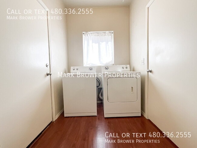 Building Photo - 396 E Bradstock Way