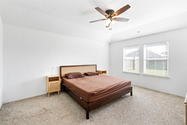 Building Photo - 21611 Flowering Gdn Ln