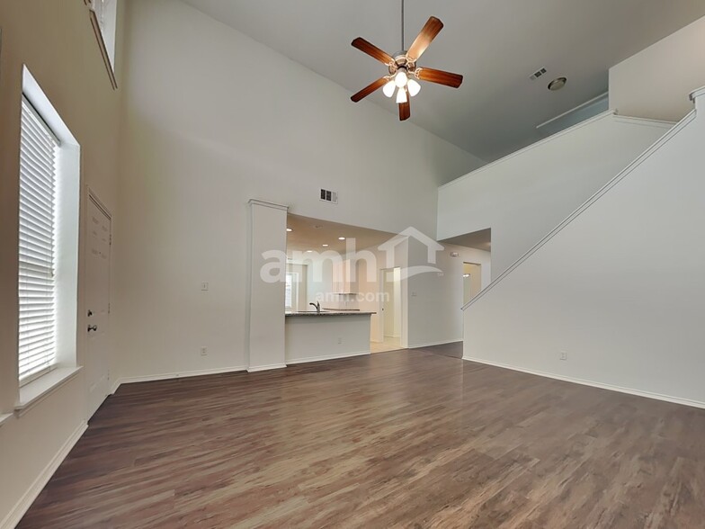 Building Photo - 429 Bell Dr