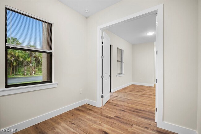 Building Photo - 3244 32nd Ave SE