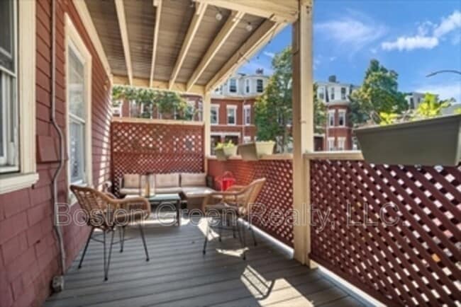 Building Photo - 181 M St