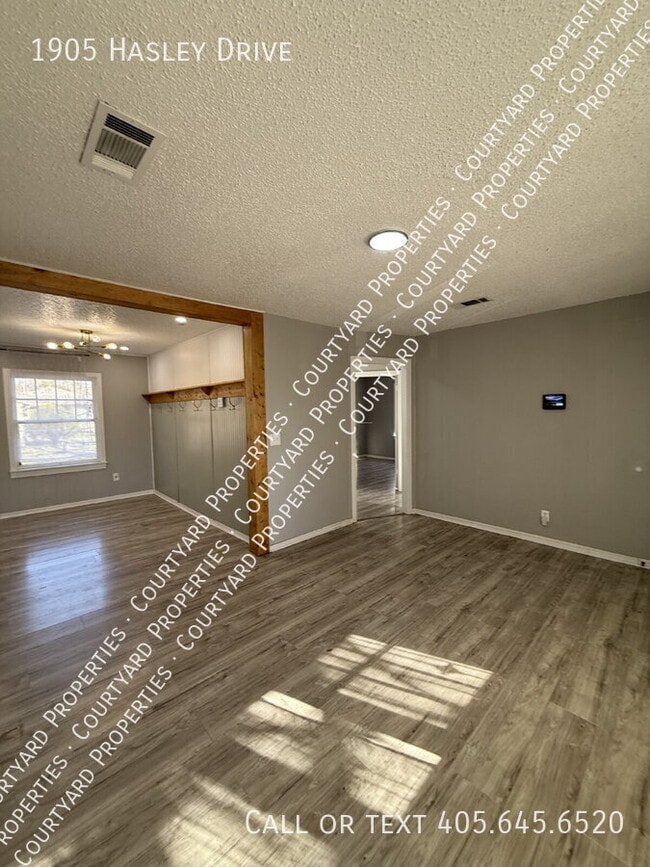 Building Photo - 1905 Hasley Dr