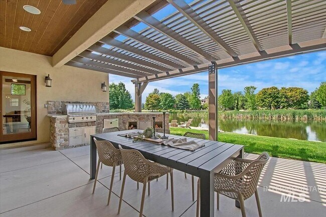 Building Photo - Stunning 4 Bedroom Home in The Shores | Luxury Meets Every Day Comfort