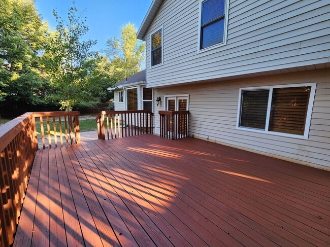 Building Photo - 4 Bed 2 1/2 Bath Home in Sandy