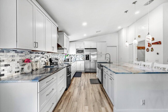 Building Photo - 8892 Odell Dr