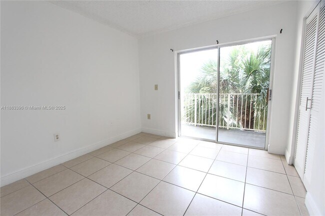 Building Photo - 2750 W 76th St