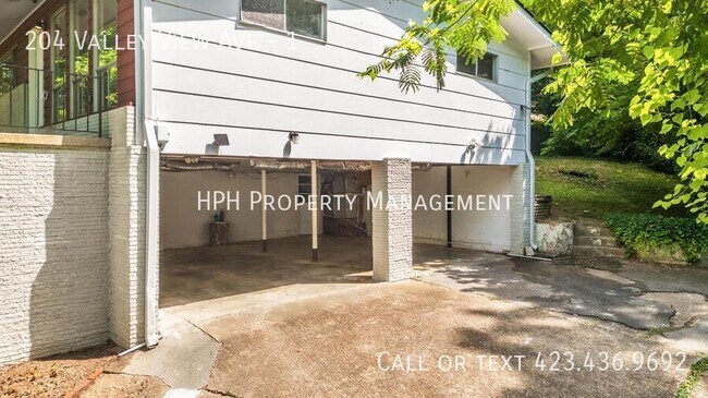 Building Photo - 204 Valley View Ave