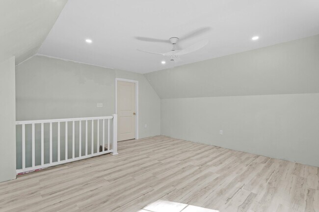 Building Photo - 7 Pheasant Run