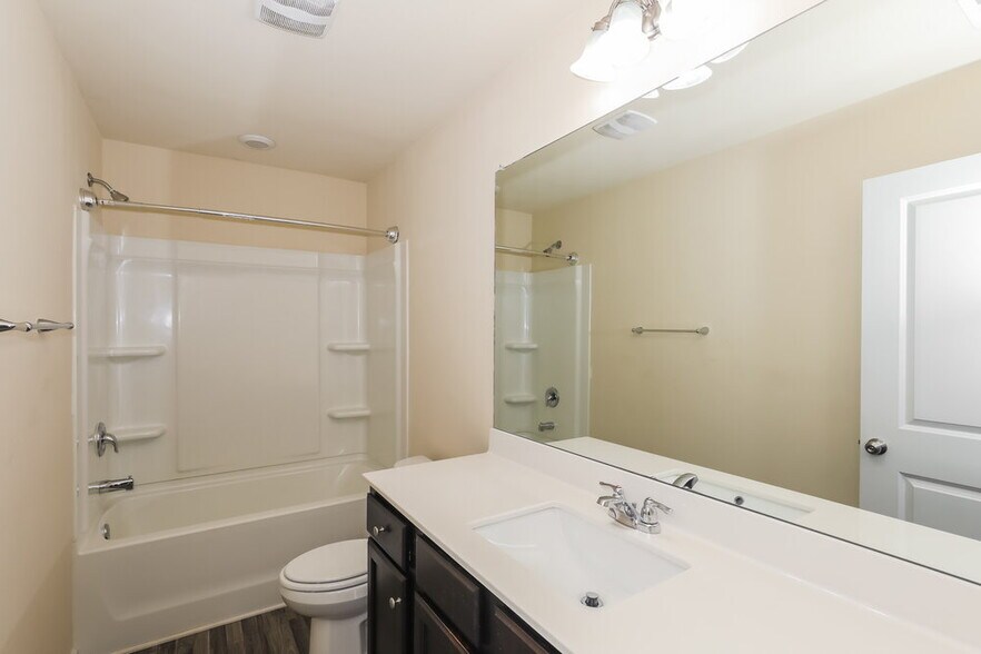 Building Photo - 203 Hamilton Pointe Dr