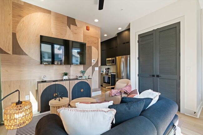 Building Photo - 722 Mcferrin Ave