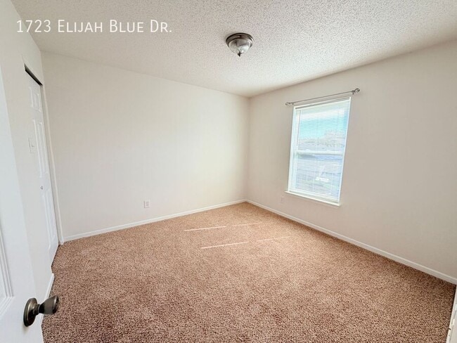 Building Photo - 1723 Elijah Blue Dr