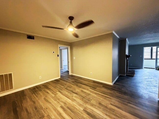 Building Photo - 2928 Parc Lorraine